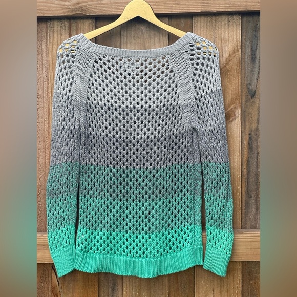 American Eagle AEO Crochet Cable Open Knit Sweater Womens Small Gray Green Ombre - Picture 8 of 10